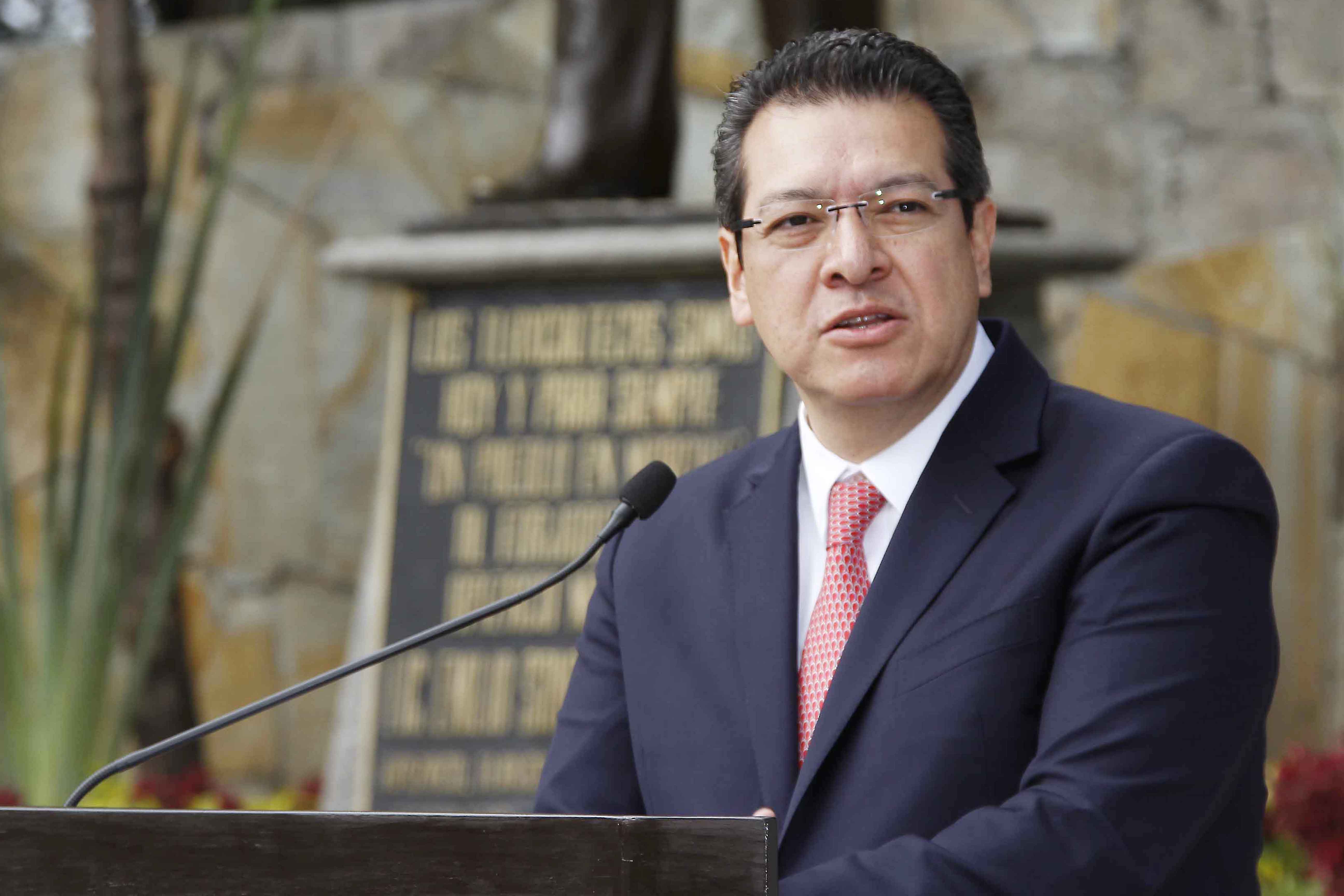 Respalda Marco Mena postura de México ante Donald Trump